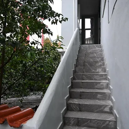 Apartament 1 *